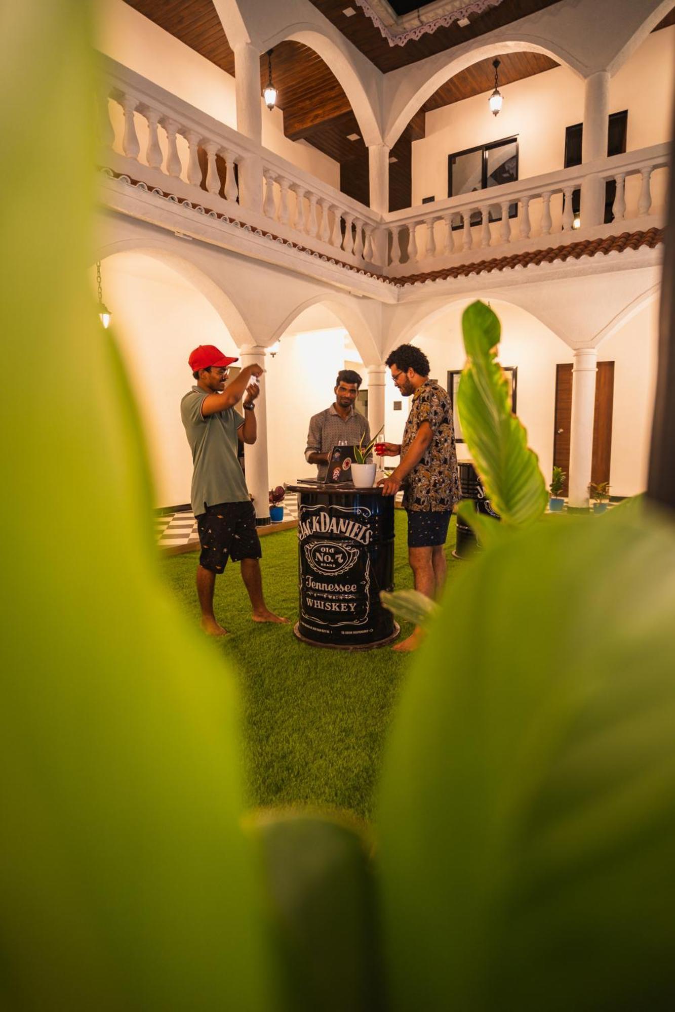 Sapphire Mansion Hotel Alibag Bagian luar foto