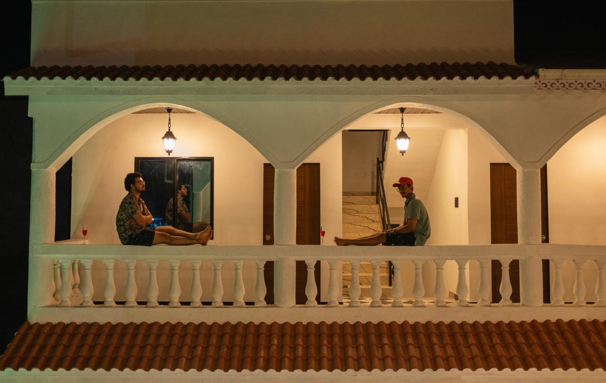 Sapphire Mansion Hotel Alibag Bagian luar foto