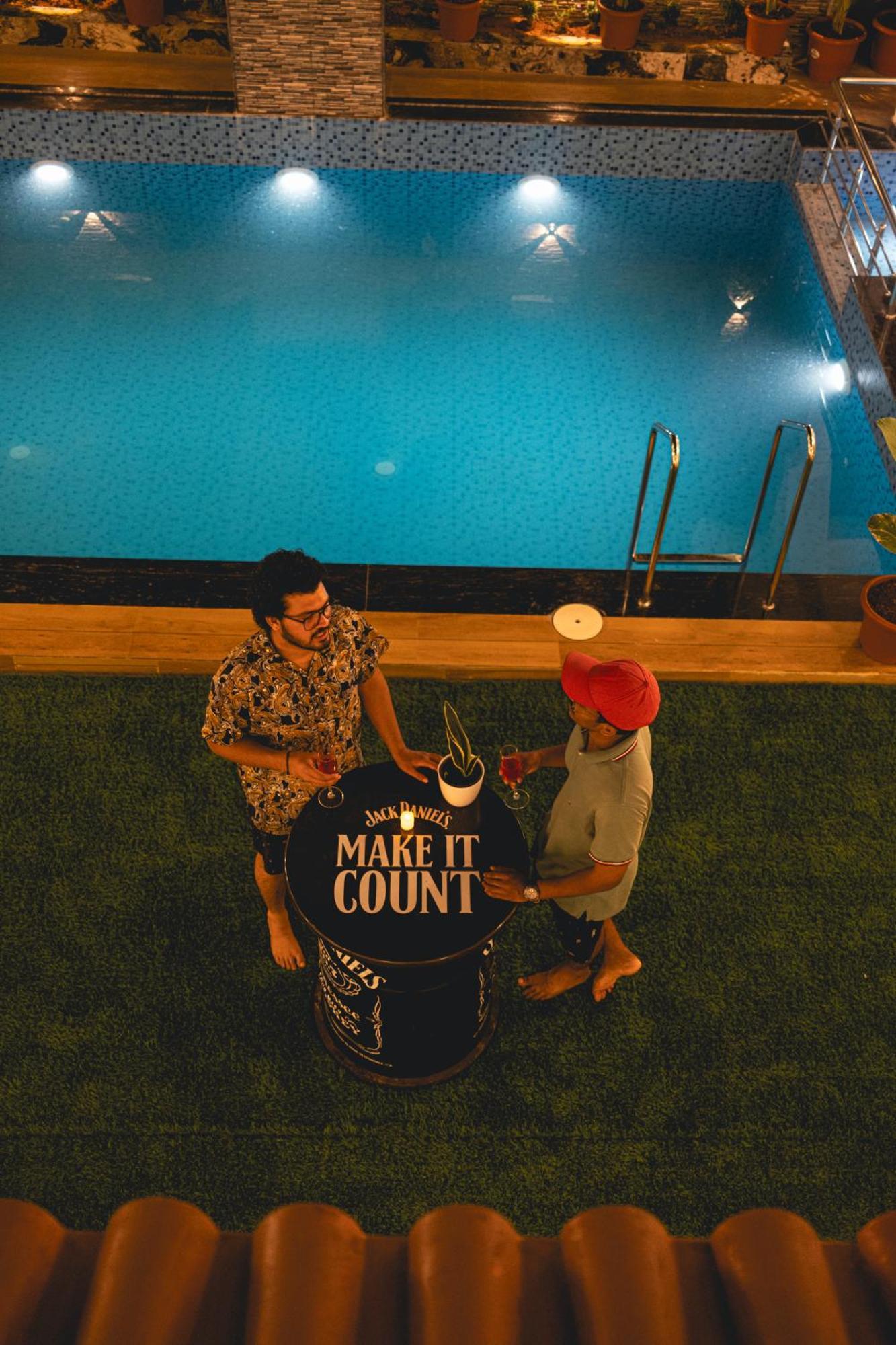 Sapphire Mansion Hotel Alibag Bagian luar foto